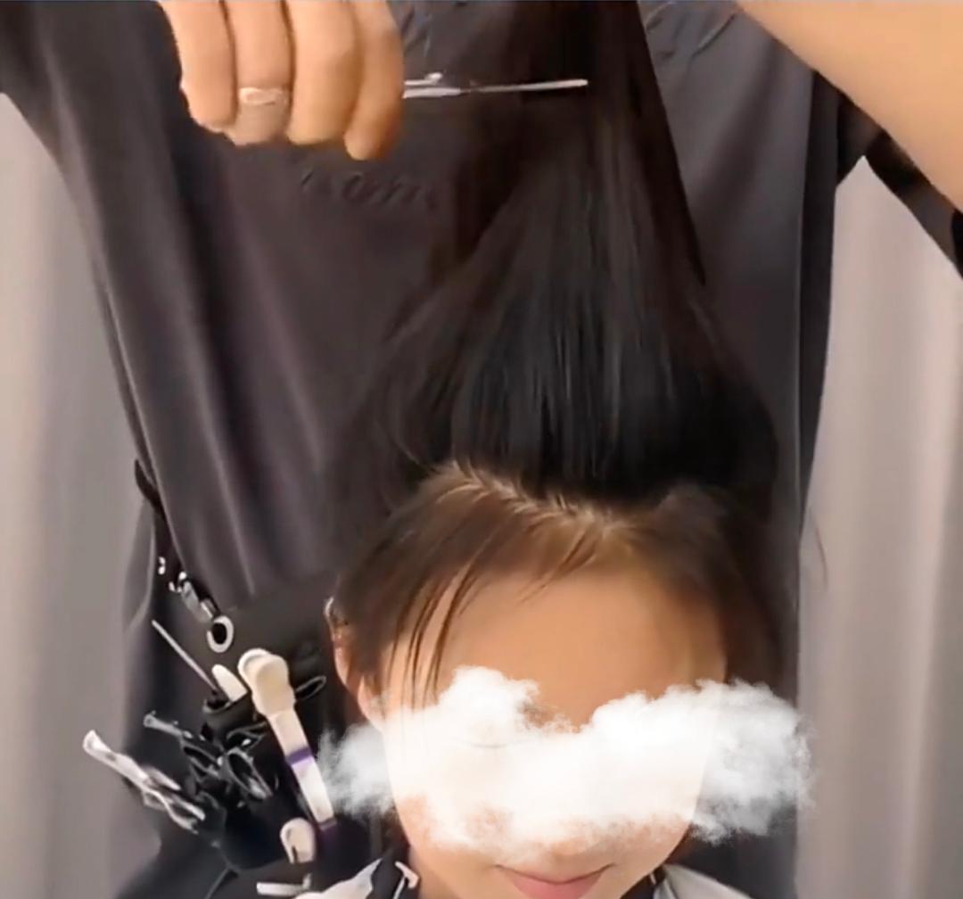 男子为防女儿早恋,给女儿换发型,网友:这下不仅要防男还要防女
