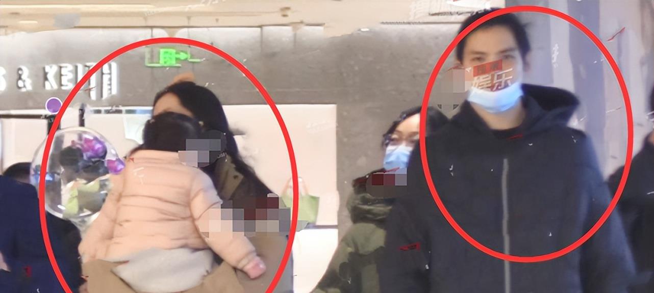 闪电侠|郭碧婷向佐带娃到商场扫货,菲佣保镖站一排好壮观,路人自觉后退