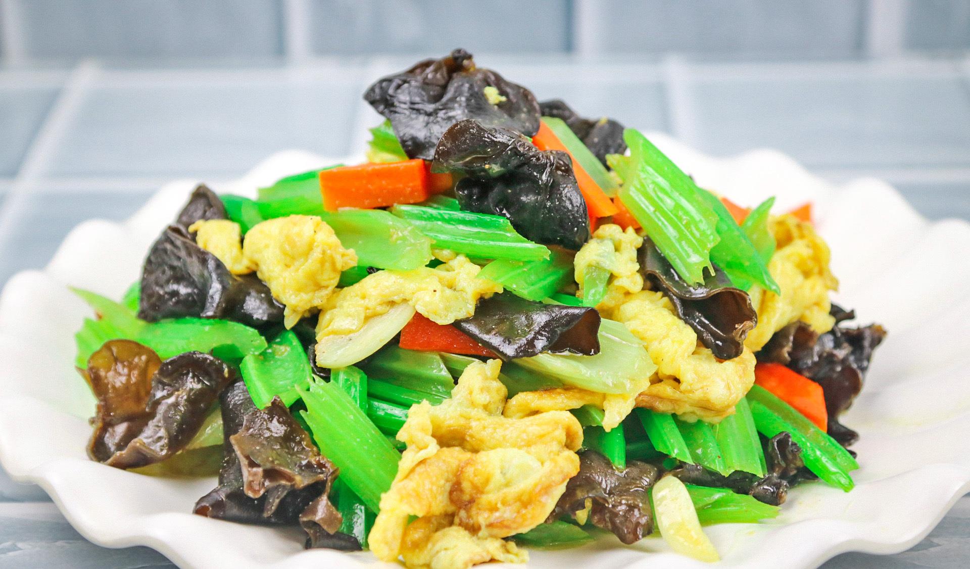 建议中老年人:春天干燥,这6道降火菜该吃就吃,千万别心疼钱