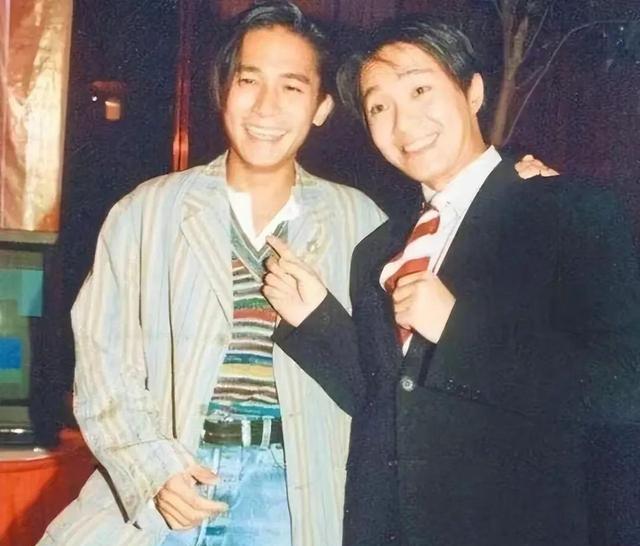 梁朝伟|梁朝伟纪录片揭秘：喝醉酒就给周星驰打电话，让他照顾好自己