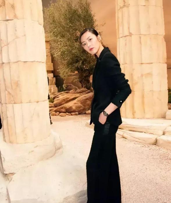 刘诗诗|清新遇上霸气,两种风格的强烈撞击,刘诗诗与刘雯你pick谁?