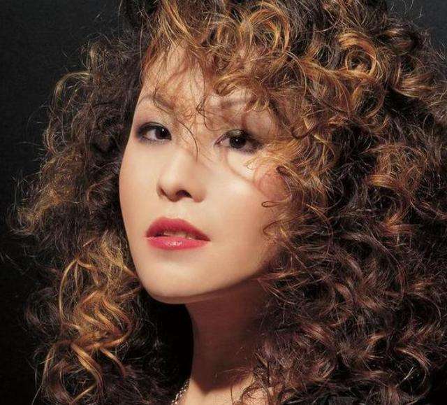 罗琦|47岁歌手罗琦近照曝光:满脸沧桑模样大变,狭居小屋生活拮据