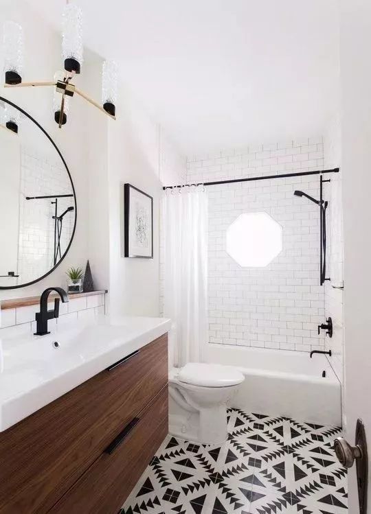 卫生间再小也要装个浴缸,知道的人可能真不多!