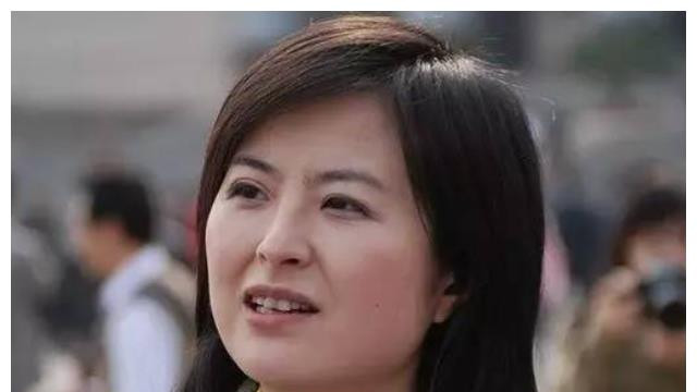 宋春丽|张泉灵：曾是央视一枝花，低调嫁大18岁李铁为妻，如今生活幸福