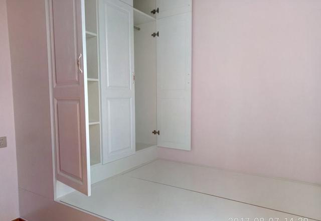 全包18万装修的新房，一看电视墙差点崩溃了，大家说这像什么？