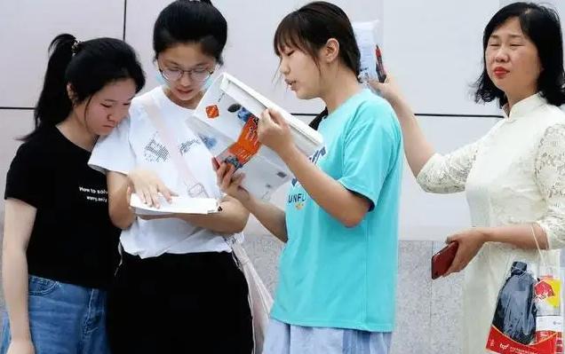 郑强:为何德国学生去职校很开心,我们考不上211,家长就失望?