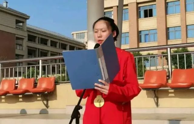 吴梦洁|吴梦洁周页彤同框合唱！仍在训练营里苦练，或已双双入选国家队