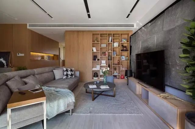原木风打造160㎡大宅,电视墙和阳台墙砖很惊艳,邻居个个都羡慕