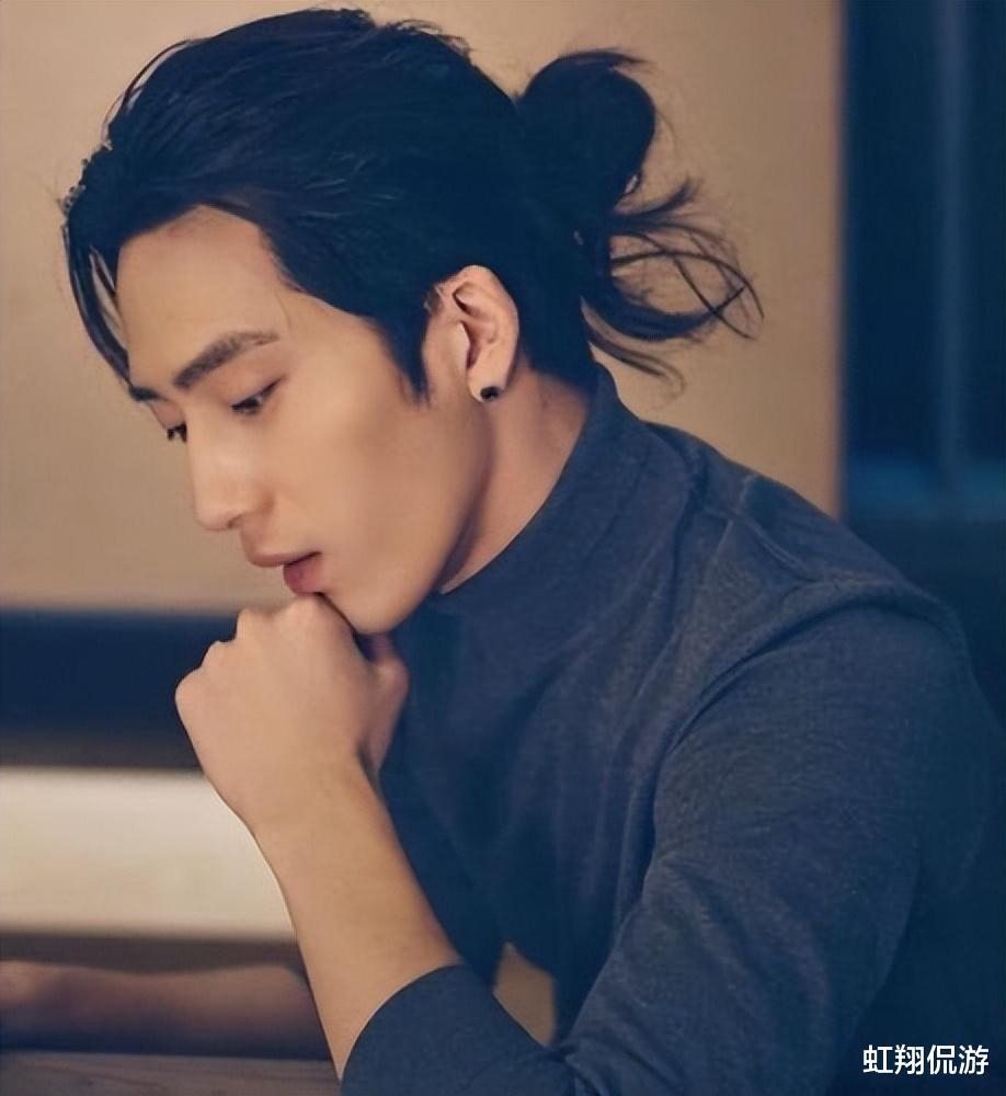 井柏然|坐拥粉丝千万的当红小生，出生仅28天就被父母抛弃，靠奶奶捡废品养大！