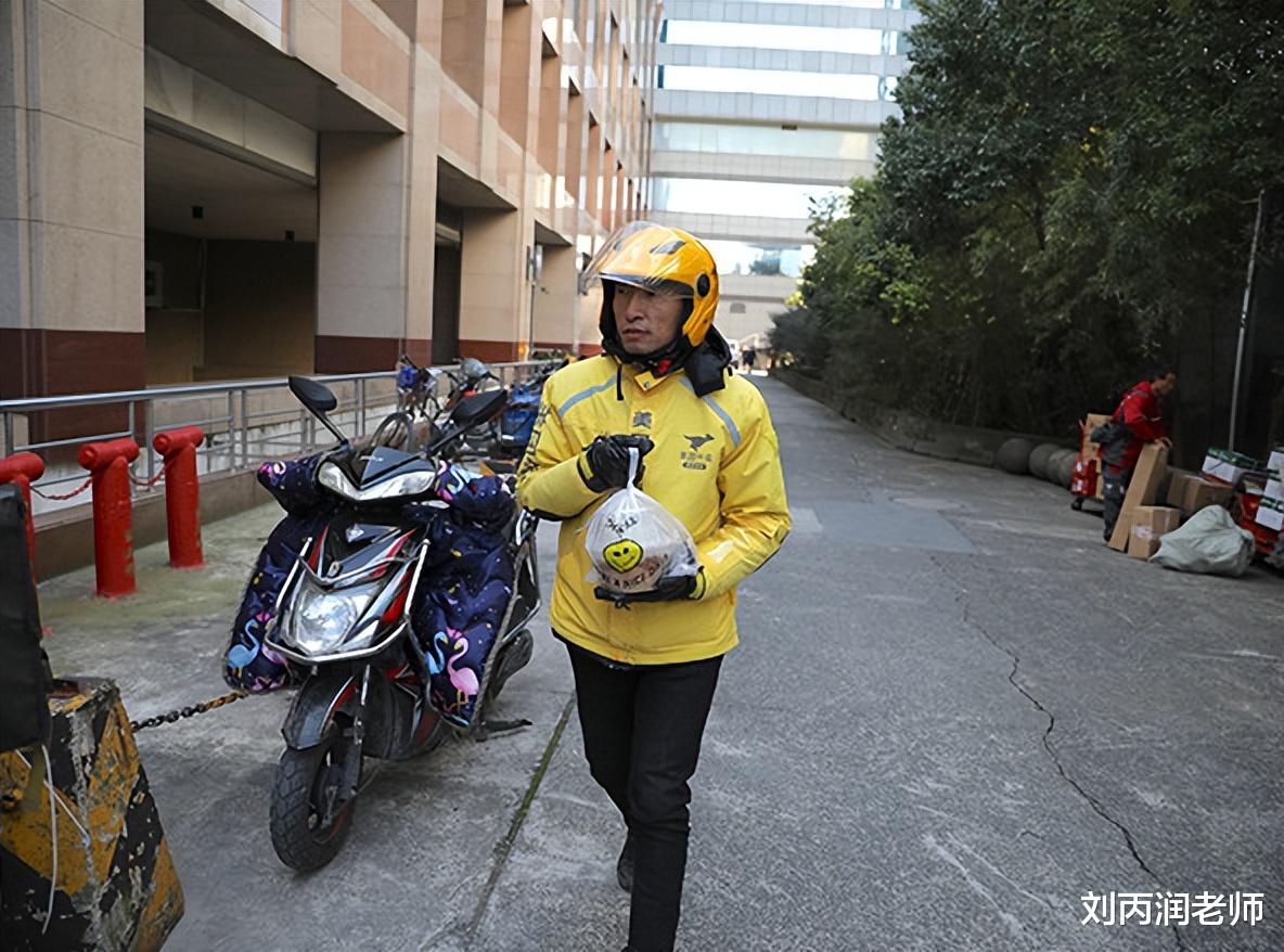 为啥有些骑手宁愿深夜跑单,也不愿白天送外卖,过来人说出猫腻