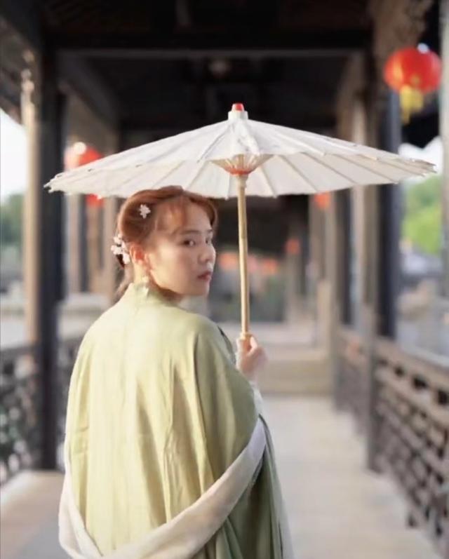 古风|过头了?熊磊古风造型亮相,上演变装大剧,评论区网友又吵翻了