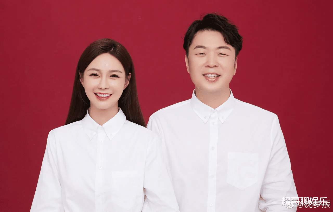 杜海涛|杜海涛沈梦辰官宣领证,两人眼神神同步,不愧是一家人