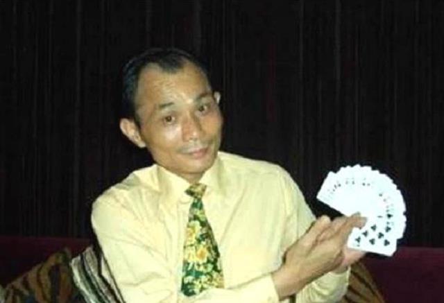 赌王尧建云:花150元拜师,一夜赢600万,双腿被砍想起师傅一句话