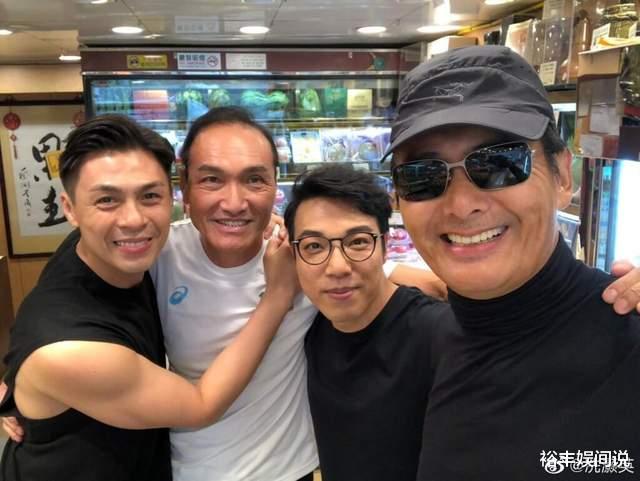 唐文龙|众多港星内地聚餐!钱小豪师父罕有现身,63岁“穆念慈”仍显冻龄