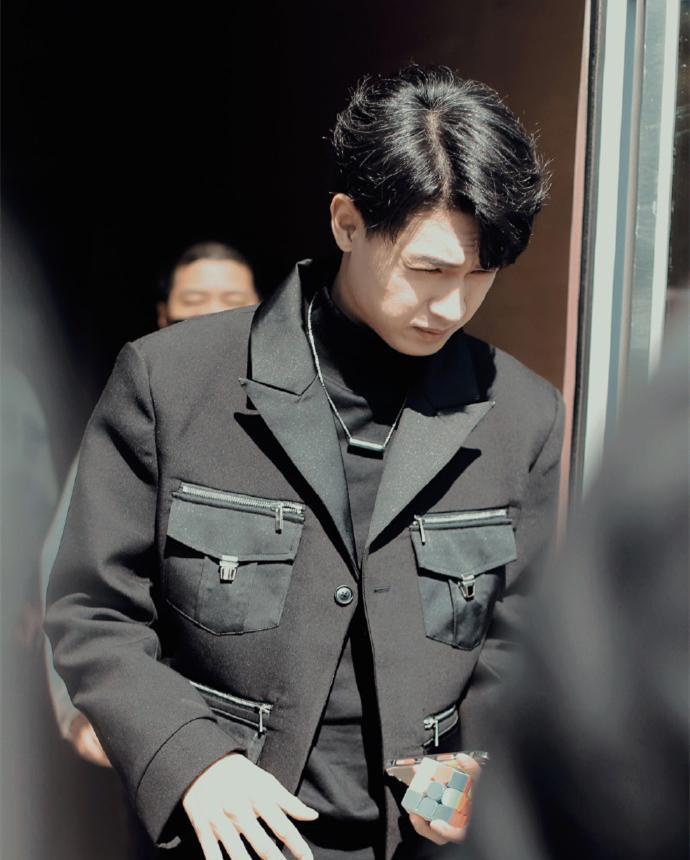 秦霄贤|德云社秦霄贤发文,给新综艺打Call,却被导播给戏弄了一番