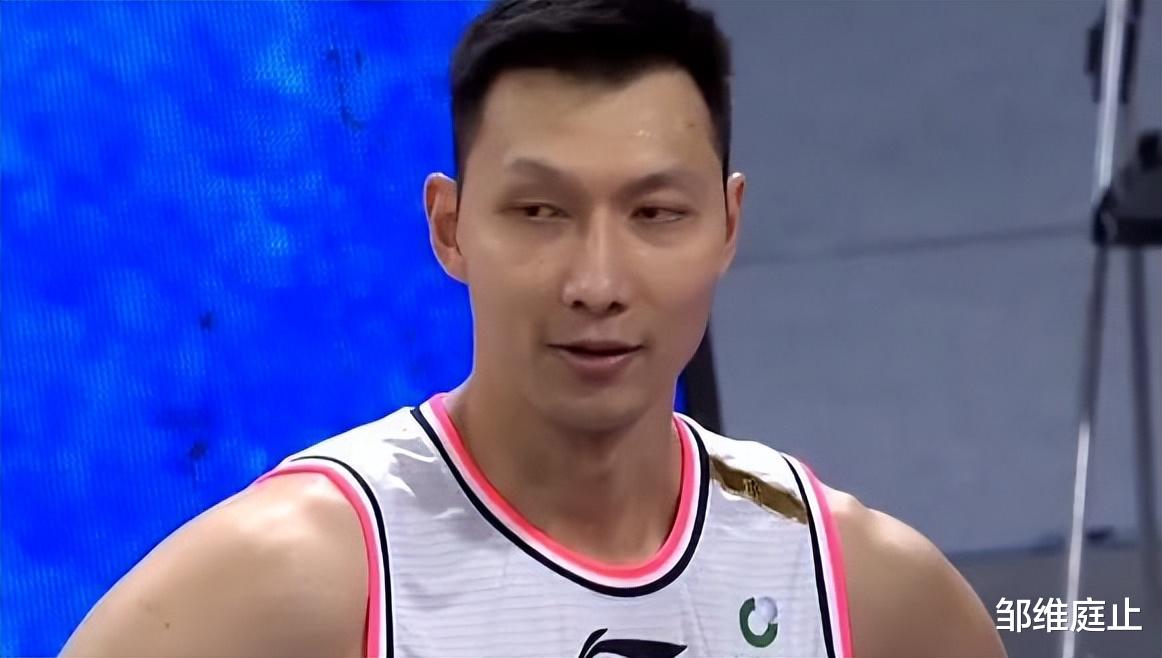 辽宁男篮|单节33分！杜锋用人用到了极致，扰乱辽宁队，杨鸣蒙圈了
