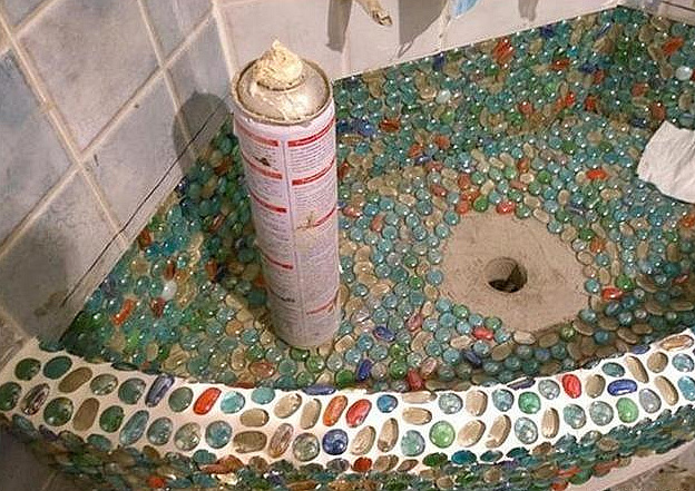 老爸硬要自己砌洗手池，大家都笑他老土！完工后纷纷照搬回家！