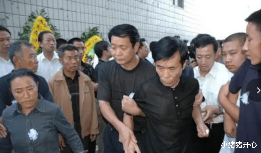 何庆魁|痛失老友高秀敏后,赵本山承诺养她爱人何庆魁,如今做到了吗?