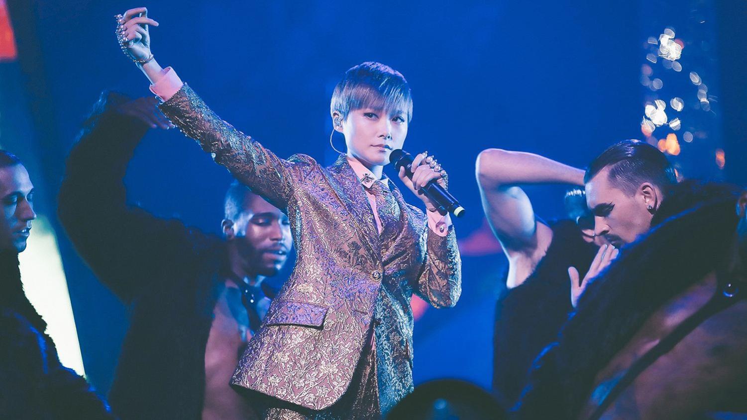 华晨宇|四大卫视跨年0点嘉宾：湖南华晨宇被老将取代，东方王一博不压轴