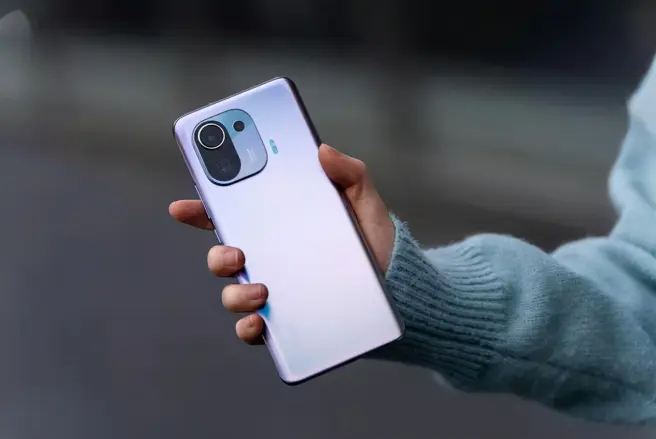 中兴|降至3369元，三星2k屏+67W快充+1P68，它 才是米粉推荐的手机