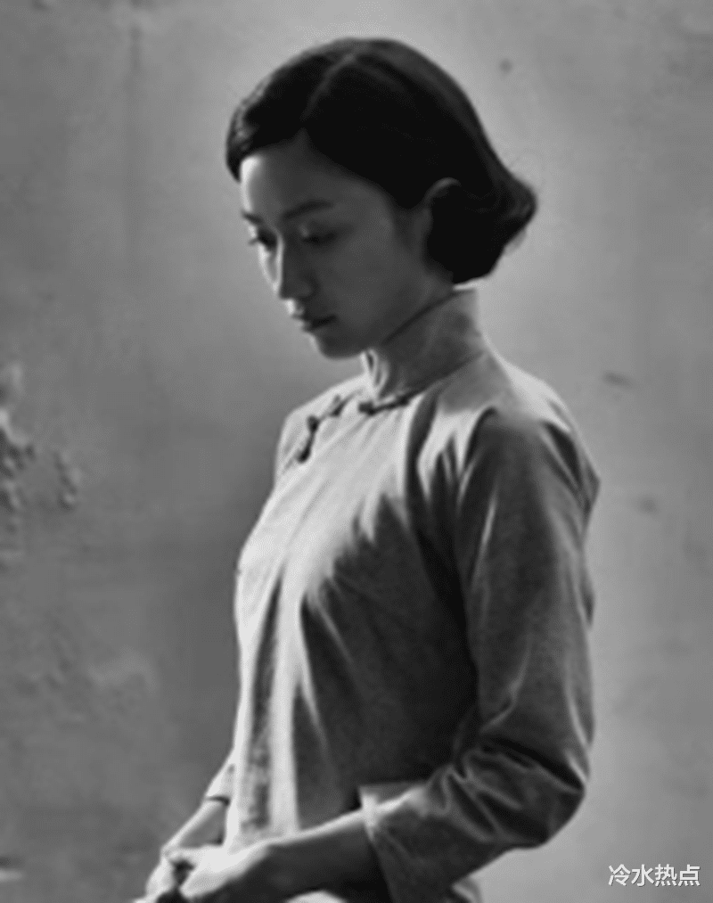 1932年陈独秀被捕,一年轻女子拿着报纸痛哭:这不是我家李老头吗
