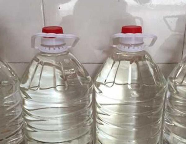 建议中老年人,如果不差钱,这3种白酒能不喝就不喝,都是勾兑酒