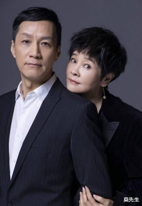 冯远征|梁丹妮:二婚嫁小8岁冯远征,恩爱29年却无子女,如今过得怎样