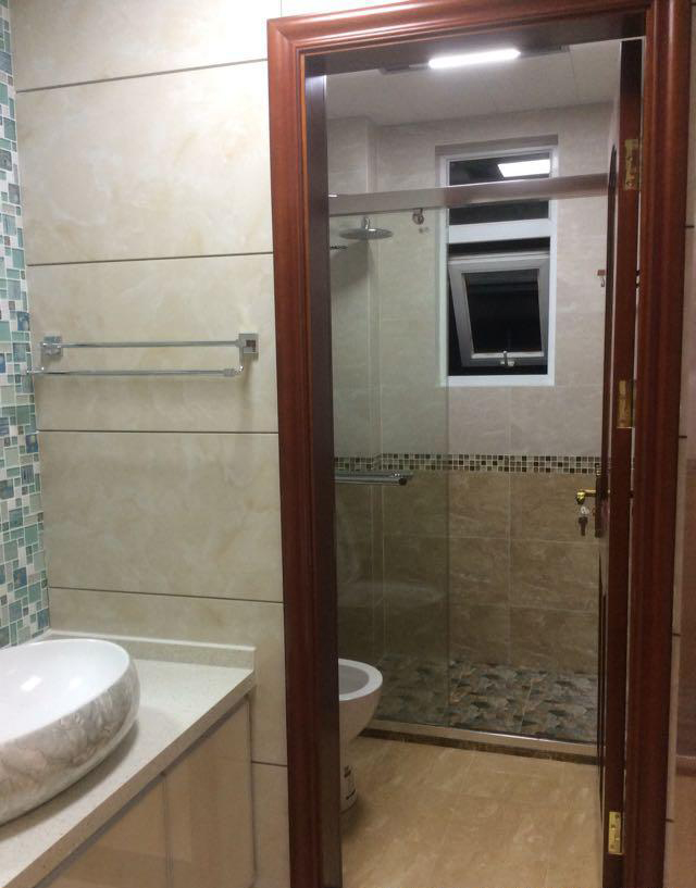 乔迁新居,老公亲自下厨庆祝,朋友说电视墙大气,我觉得柜子漂亮