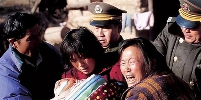 06年山村独居女人被杀,警察追查,凶手却是最不可能的那一个