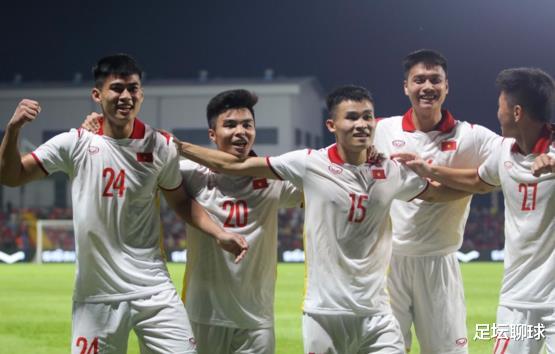国足|7-0，超级惨案！越南队大爆发，年龄比对手少2岁，又刺痛中国男足