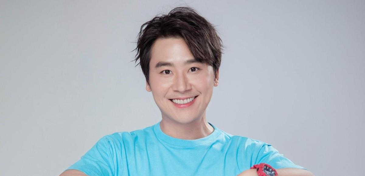 主持人|7位过气的主持有多卑微？蹭热度、接商演，有人还摆地摊卖猪肉