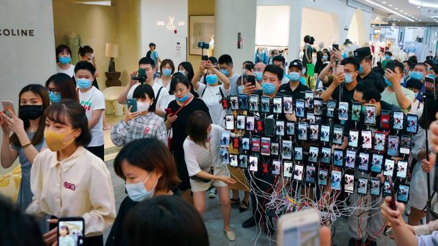 一条平平无奇运球视频,网友认识“真京圈少爷”,让人羡慕的人生
