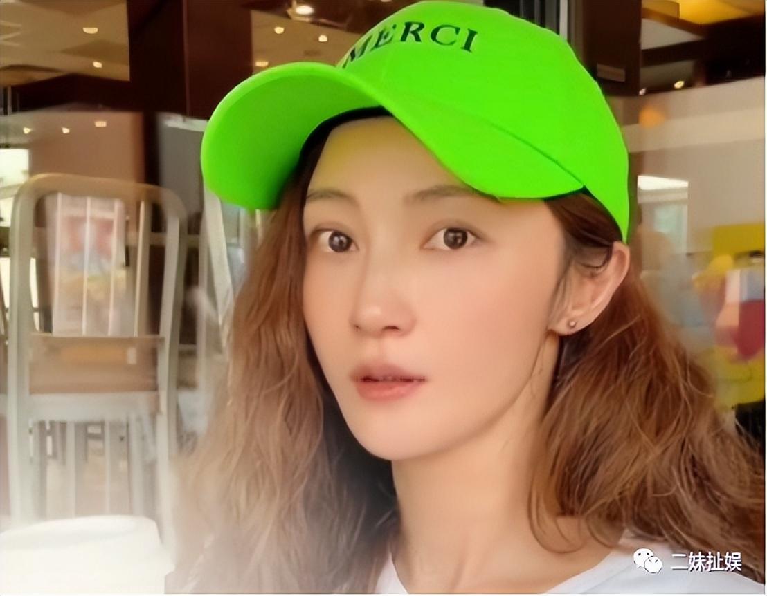 姚笛|姚笛深夜与俩男性聚会玩乐到凌晨，网友纷纷猜测其婚姻有变