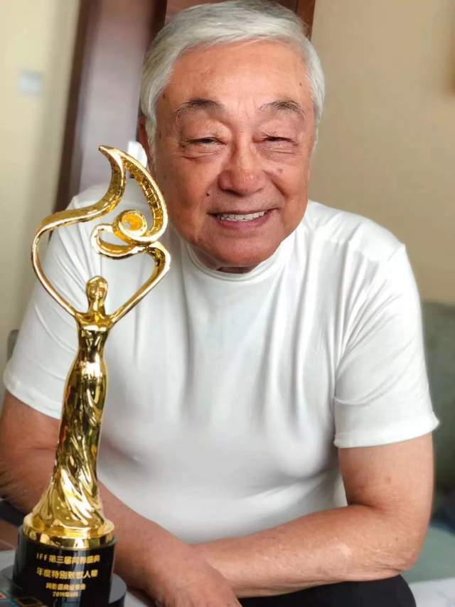 曾江|黄药师曾江在检疫酒店去世！享年86岁，生前精神好最后动态引唏嘘