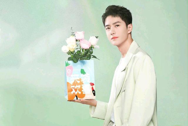 王一博|王一博全新春日造型,吸睛又帅气,网友直呼差点没认出来!