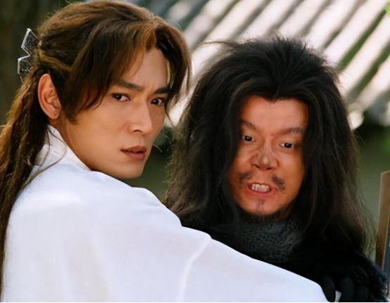 陈创|老戏骨陈创回乡探亲，父母双亡老宅被拆，蹲废墟上失声痛哭太心酸