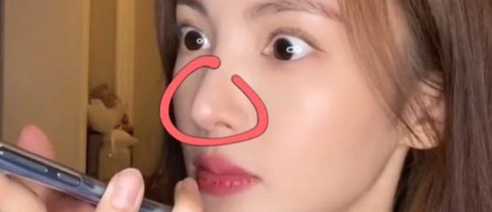 杨幂|容貌有变化,但没承认的6位明星,杨幂脸不方了,金晨鼻孔变小了