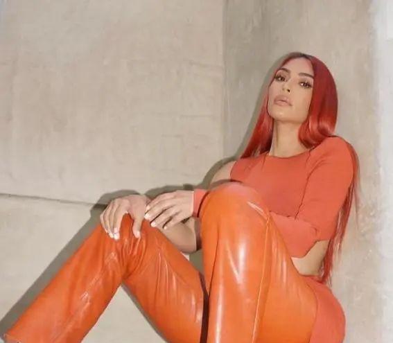 金·卡戴珊|金·卡戴珊穿连体裙扮“美人鱼”,身材傲人,前夫骂她拍成人片