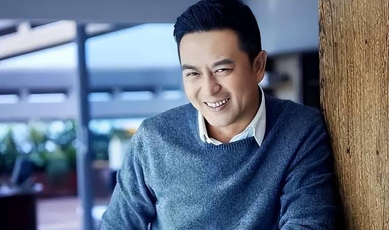 宋思明|《蜗居》：相貌身材都很普通的海藻，凭啥让宋思明爱得死去活来？