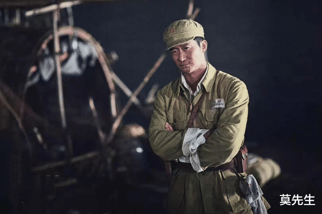 军人|不矫揉造作,不油头粉面,这9位明星告诉你,什么叫军人气质