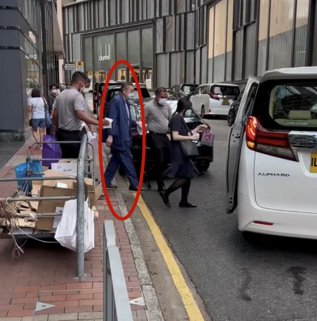 刘銮雄|年轻时有多个明星女友，如今坐拥千亿，如今身体太虚夏天还穿长袖