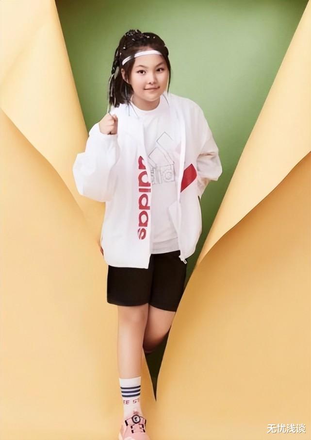 运动 李湘在社交平台上晒减肥成功的照片，颜值当然又回到了巅峰时刻