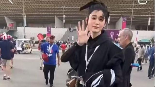 奚梦瑶|网友卡塔尔偶遇奚梦瑶与何猷君、何超欣，与粉丝挥手好热情，何超欣被指普通
