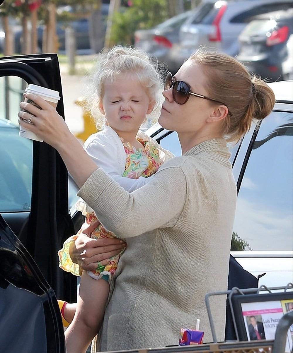 |48岁还能演公主，整个好莱坞也只有她了