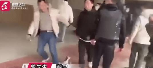 四川成都,某市场发生大型群殴事件,知情人:七八十人下死手殴打商户