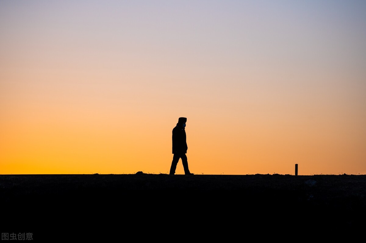 80后大叔低欲望的人生：戒掉了爱情和爱好，月开销控制在一千块