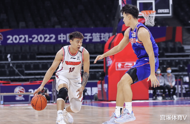 科林斯|广东宏远包机出征季后赛！CBA新星火线加入 全力冲击总冠军