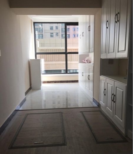 婚房已经装修完毕，婆婆和小姑子却说我没出钱买房，只能住次卧