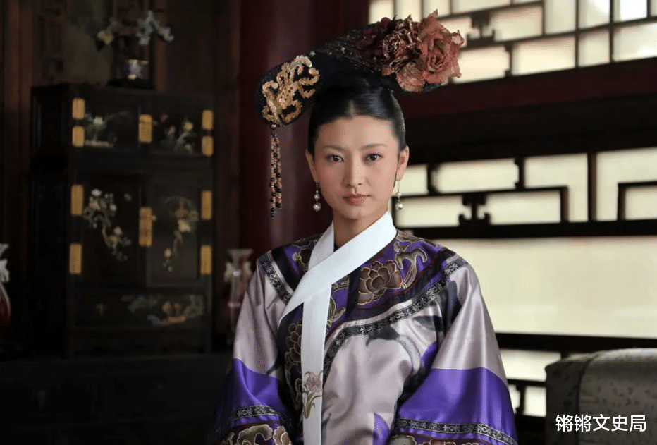 姐姐|甄嬛传：眉庄分娩时，谁注意到甄嬛那令人不寒而栗的表情了？