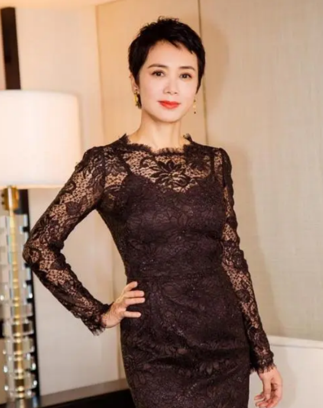 突围|娱乐圈领养孩子的三位导演夫人；为了爱情，各有各的心酸